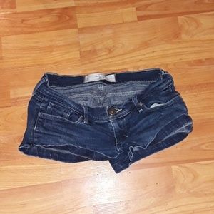 IM selling a pair of shorts